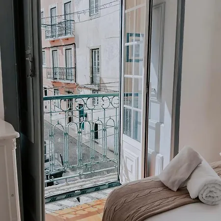 Apartment Elevador Da Bica By Spoton Lisbon